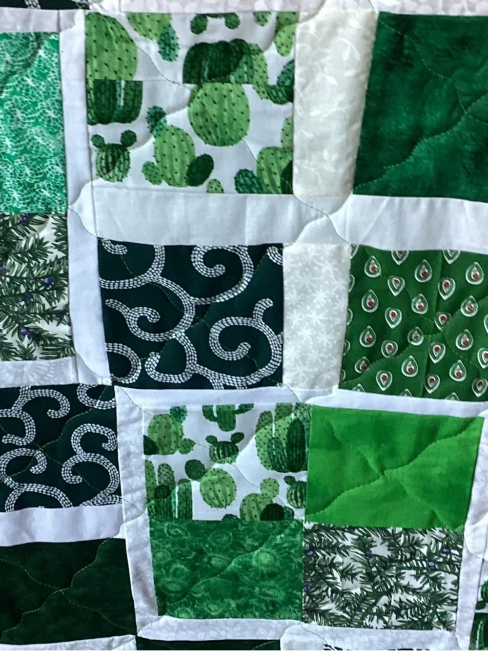 NWT Hand Crafted Green and White Bright Quilt